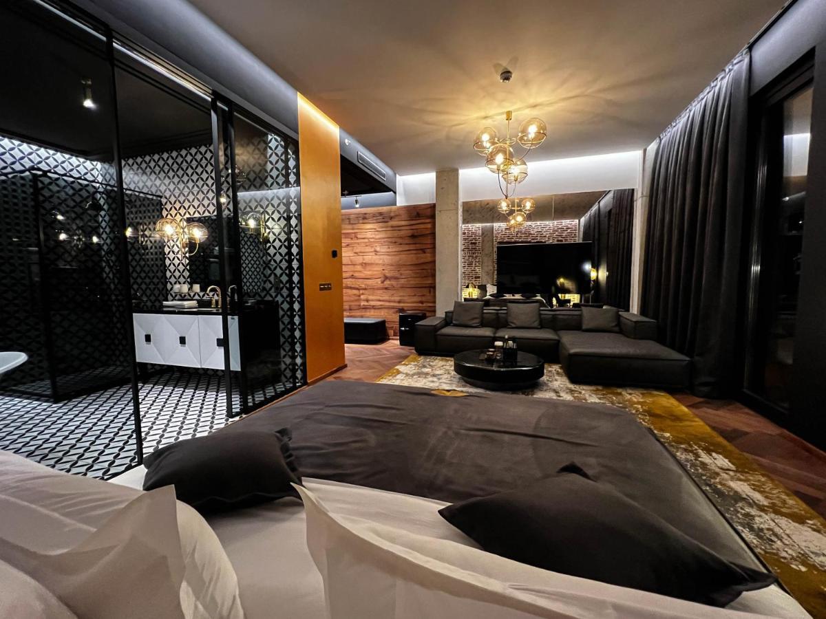 Отель Mandarin Club House Батуми Экстерьер фото