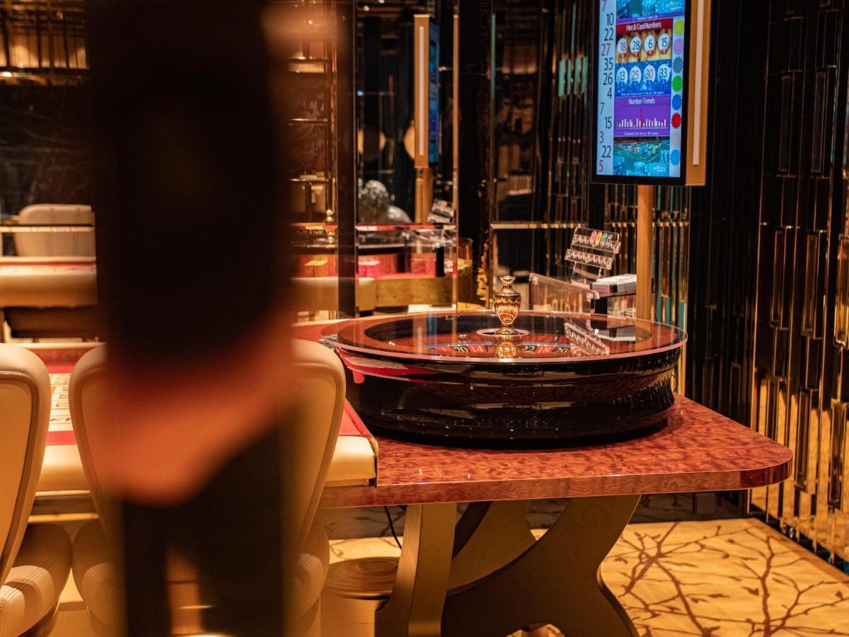 Отель Mandarin Club House Батуми Экстерьер фото