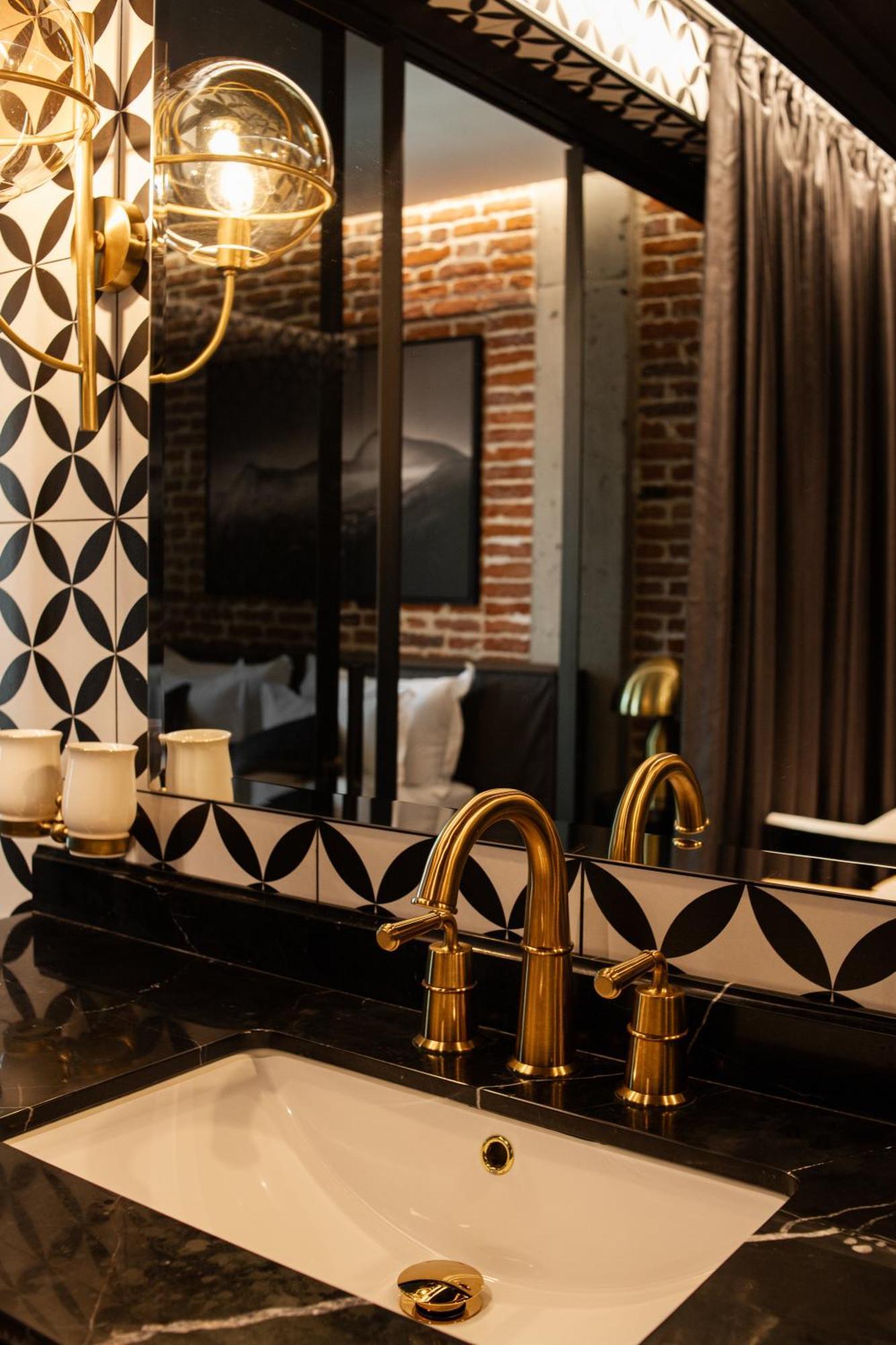Отель Mandarin Club House Батуми Экстерьер фото