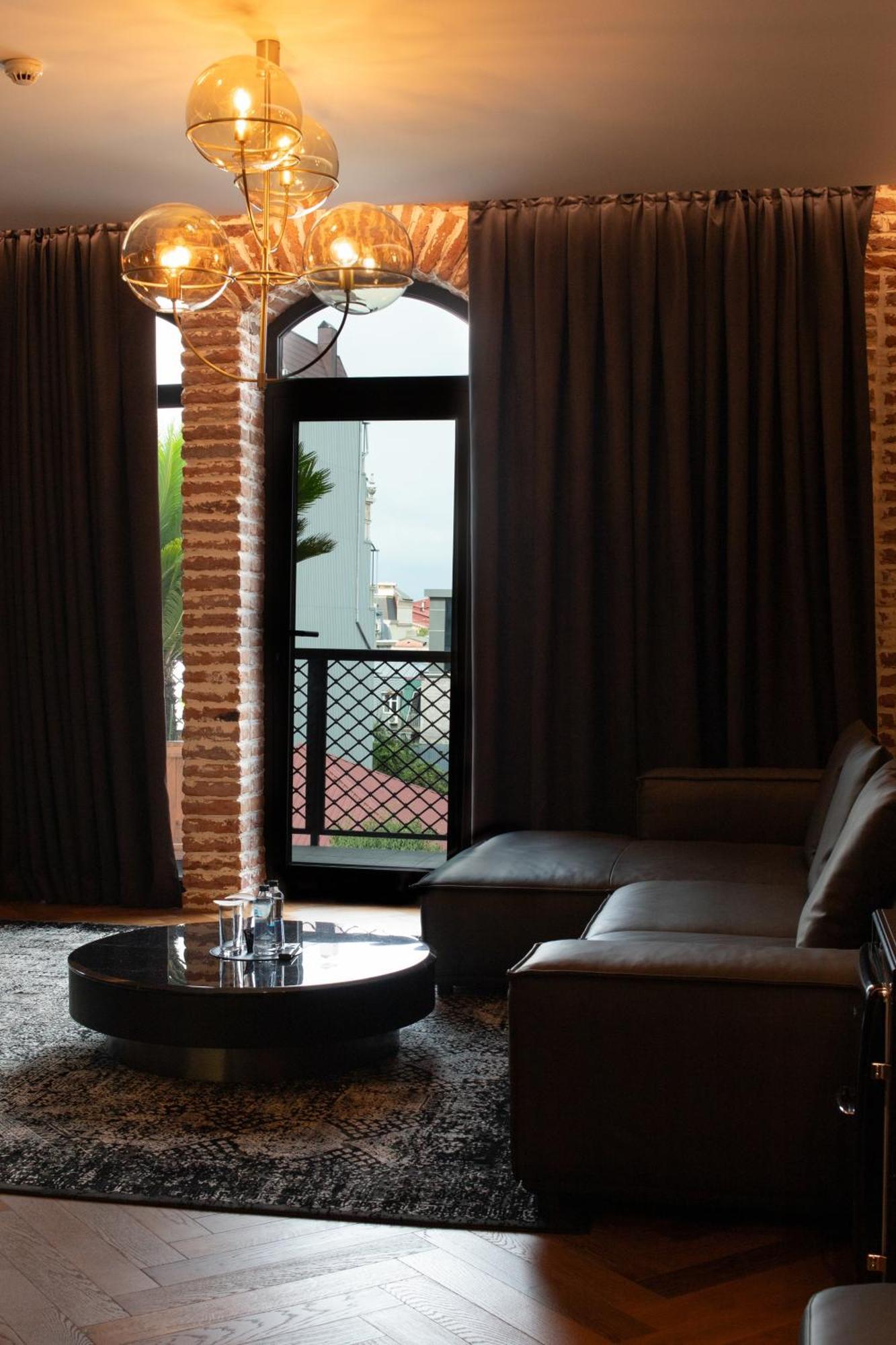 Отель Mandarin Club House Батуми Экстерьер фото
