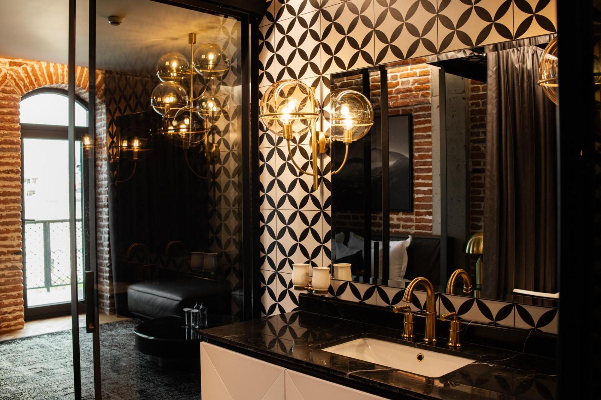 Отель Mandarin Club House Батуми Экстерьер фото